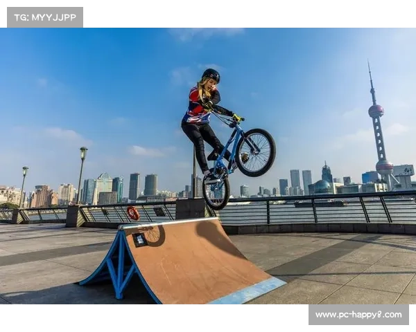 营山培养的国际级健将夏虹琳、熊钰香，小轮车成城市靓丽名片