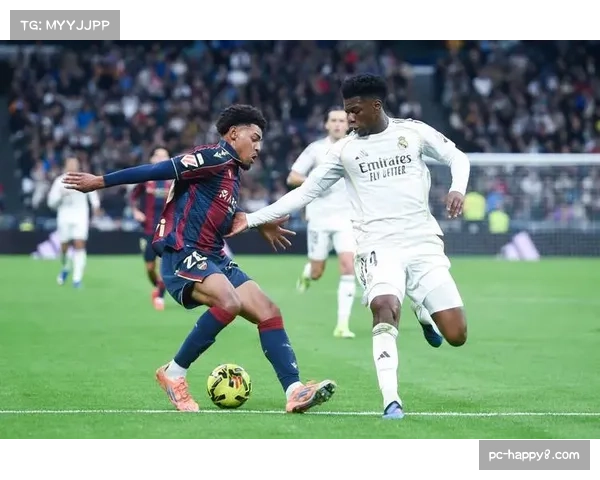 马德里举办业余足球赛事,比赛规则鼓励“三脚内完成转换”的进攻方式。